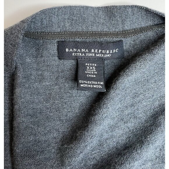 Banana Republic Womens XXS Gray V-neck Cardigan Beaded Fine Merino Wool Pocket - Picture 3 of 9